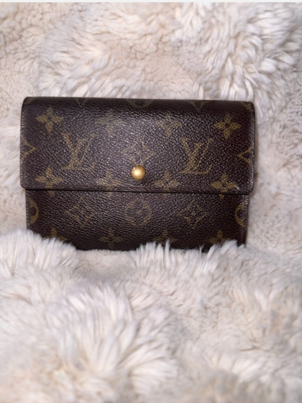 Louis Vuitton Monogram classic "Alexandra" trifold Wallet.
